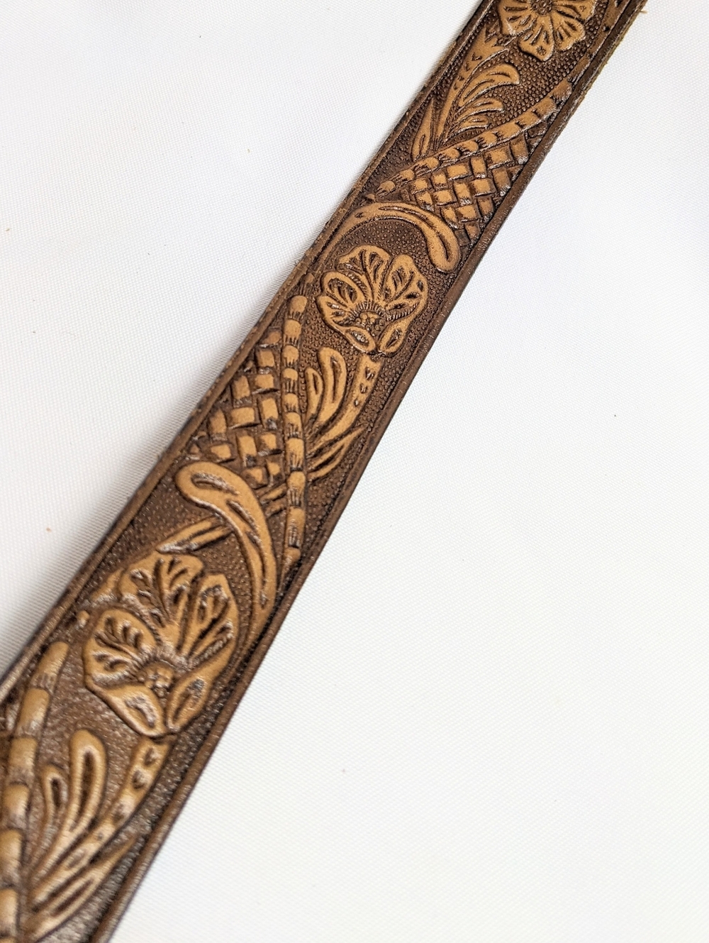 Vintage Unisex Tooled Leather Belt, Gold-tone Removable Buckle, Sz 28"/70cm - Picture 4 of 13